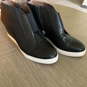 Paolo Black Wedge Sneakers